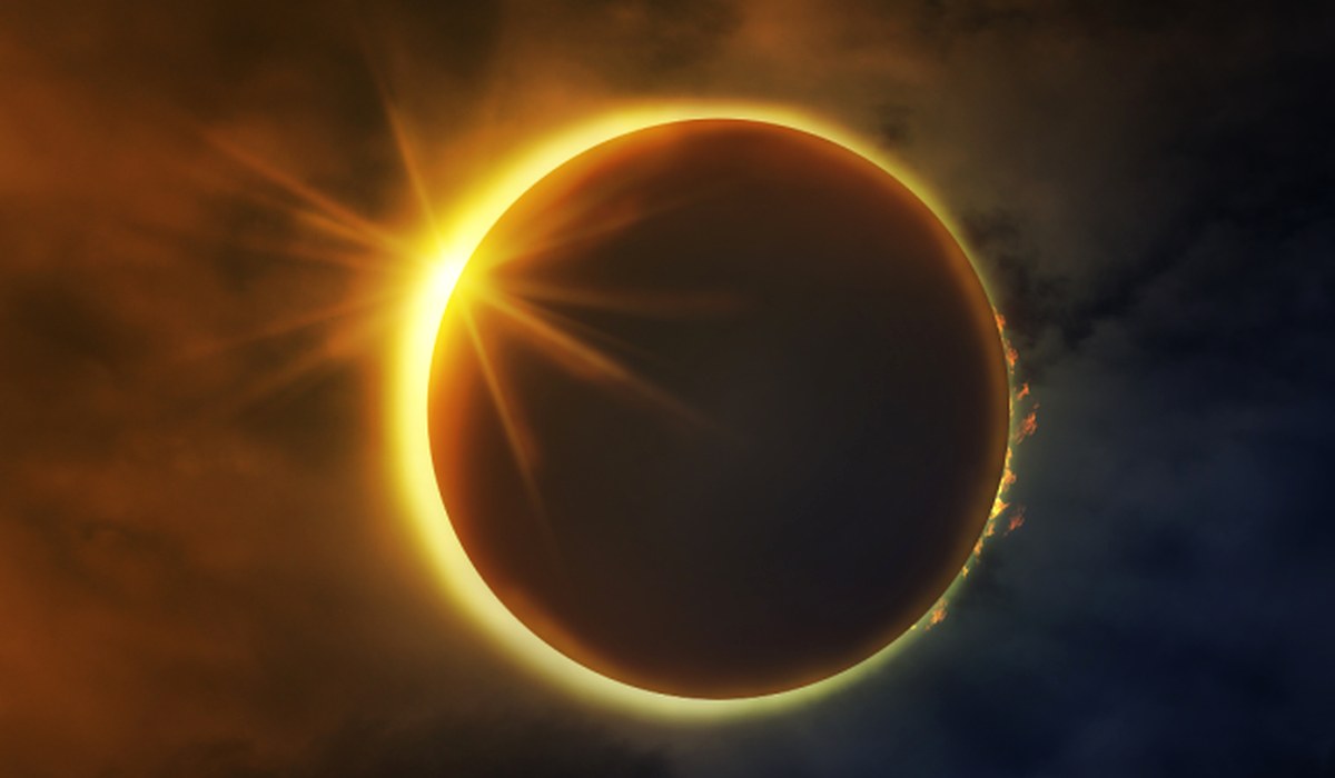 Eclipse total de sol sobre la ría de Villaviciosa